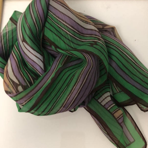 70’s Vera Neumann Sophisticated Chiffon Oblong Scarf. - Picture 5 of 13
